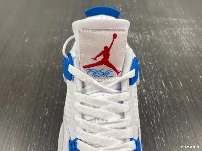 DR5415-104 Retro Jordan SB 4 0704